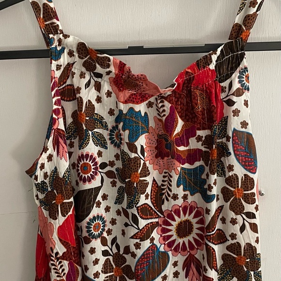 NWT🆕 brand new adorable semi- cropped dressy summer top!☀️ - Picture 3 of 6